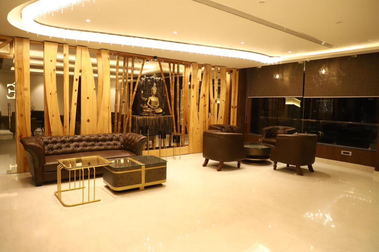 Hotel Emperio Grand Лакхнау Экстерьер фото